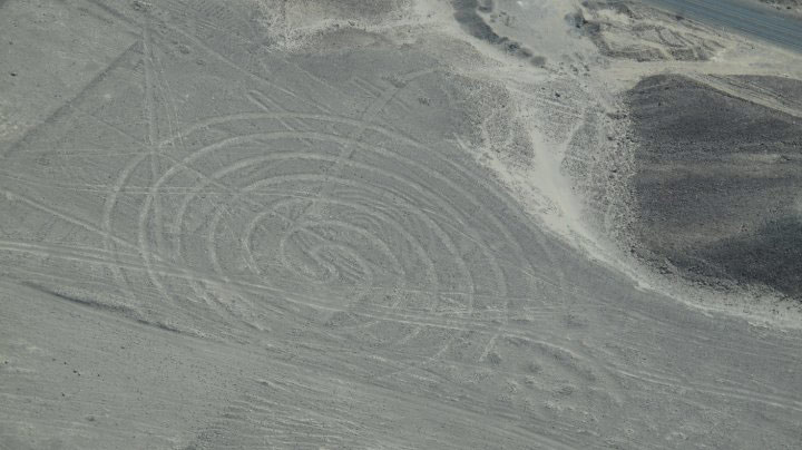 Figuras feitas no deserto de Ica, conhecidas como as Linhas de Nazca