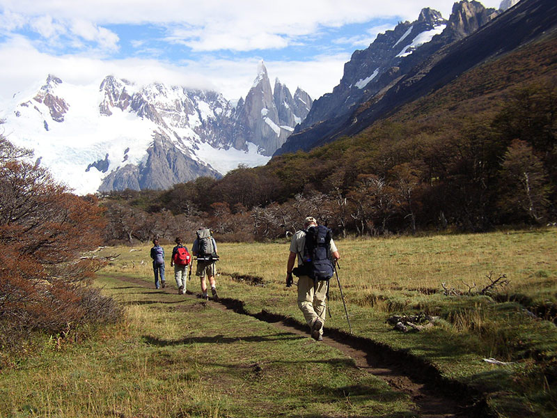 Trekking na Patagônia: O circuito W é uma das rotas de trekking que podem ser feitas em torres del paine